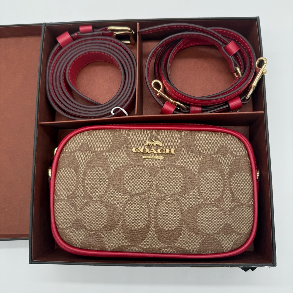 ❌❌SOLD❌❌NWT Coach Signature Convertible Belt Bag